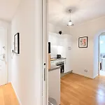 Monti Luxury Patio Apartment