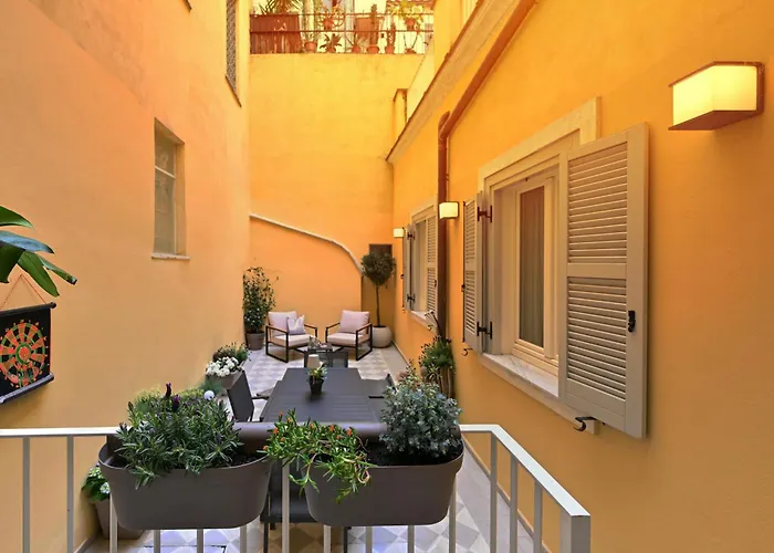 Monti Luxury Patio Apartment