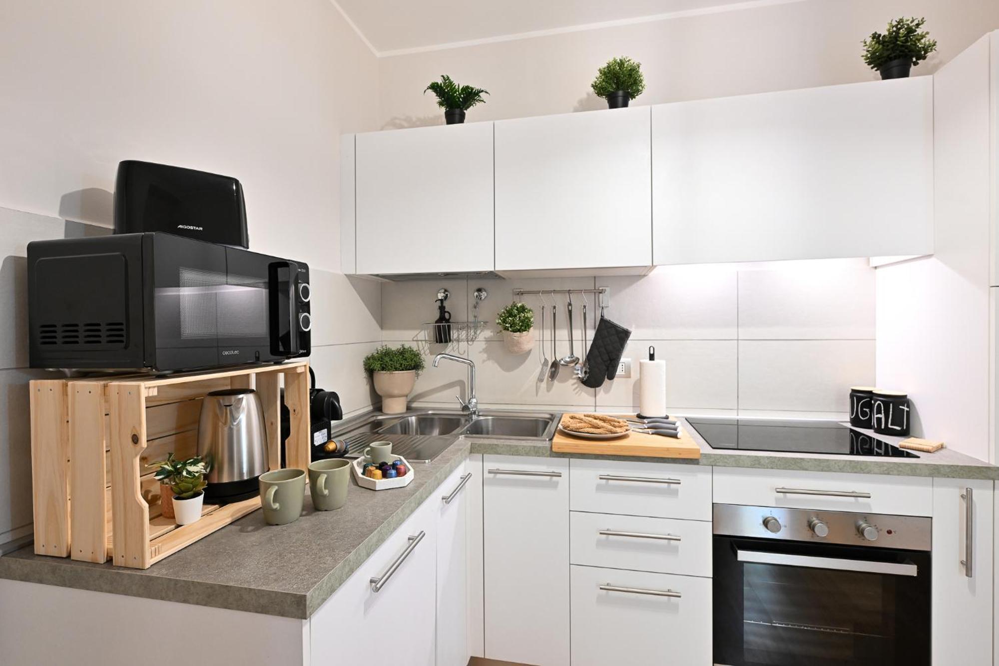 Monti Luxury Patio Apartment *